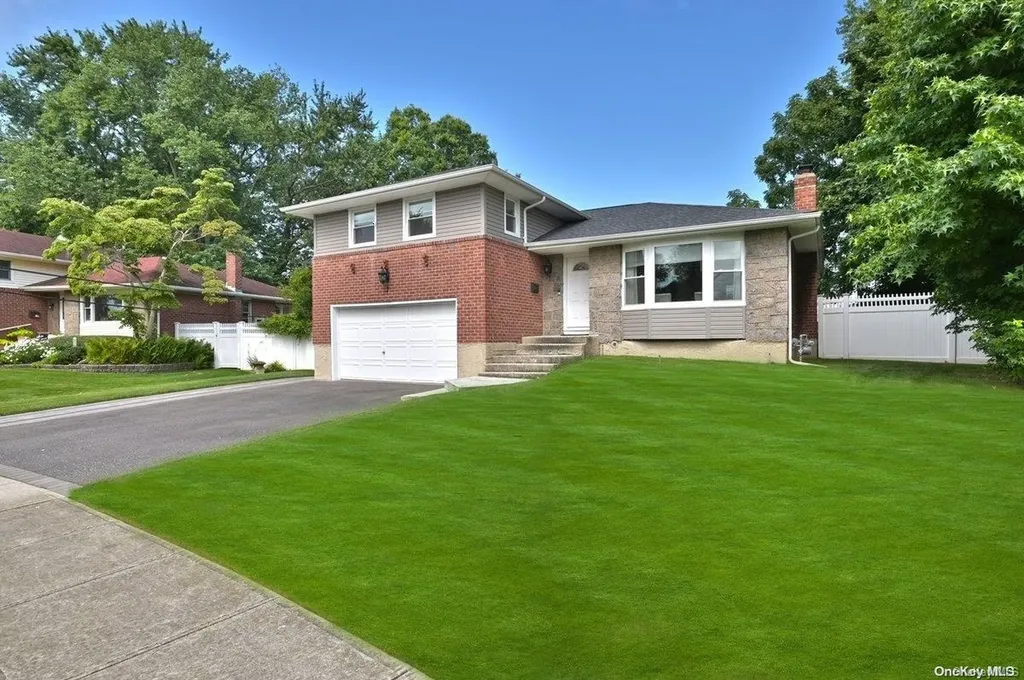 7 Felice Lane Plainview NY 11803
