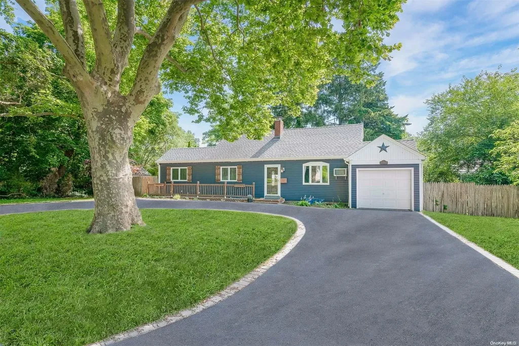 3 Laurel Road Ronkonkoma NY 11779