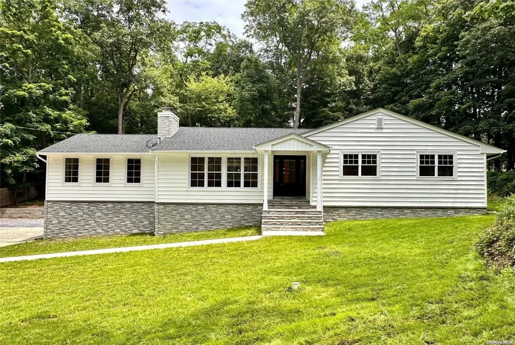 65 Quaker Path Stony Brook NY 11790
