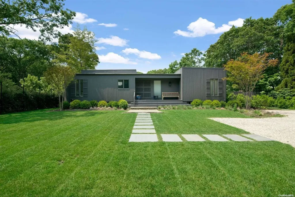 1 Oakwood Wainscott NY 11975