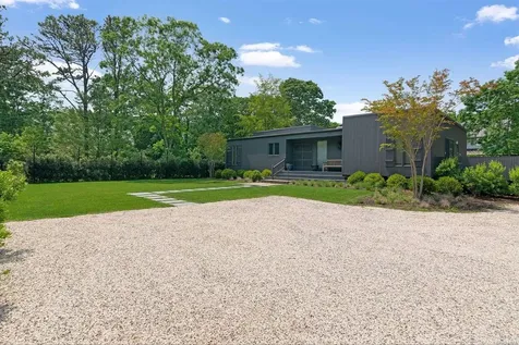 1 Oakwood Wainscott NY 11975