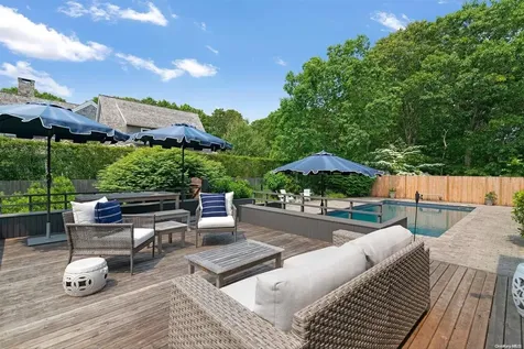 1 Oakwood Wainscott NY 11975