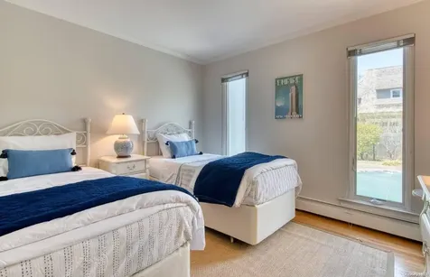 1 Oakwood Wainscott NY 11975