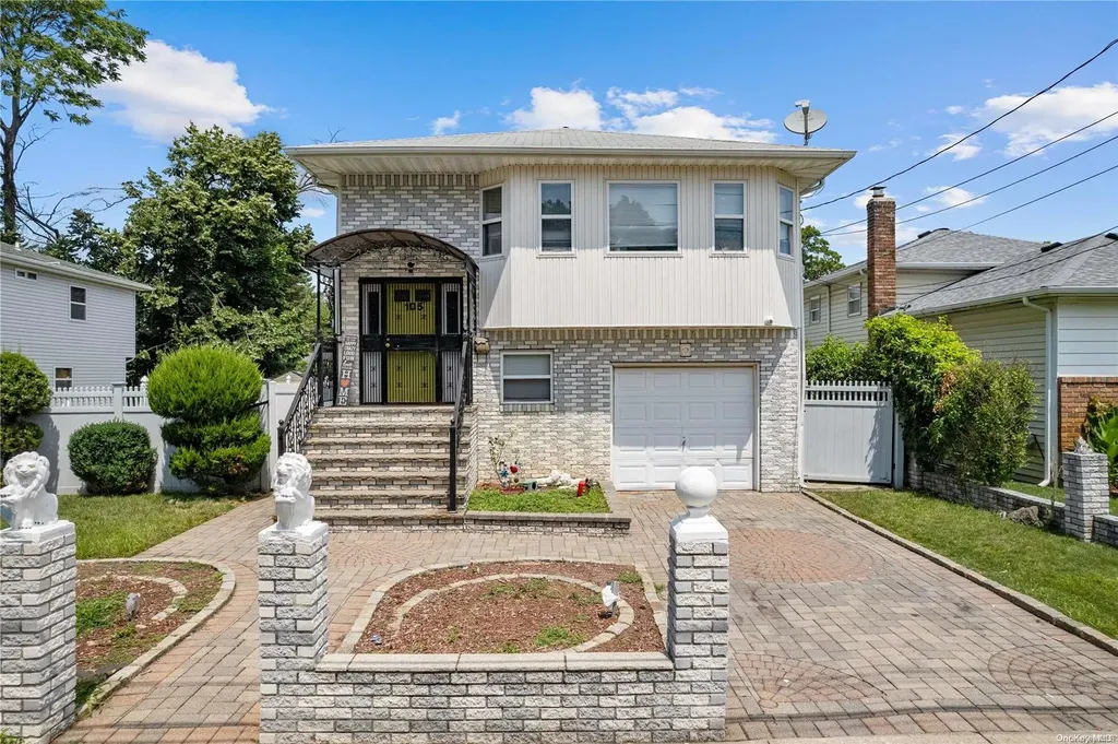 105 Phoenix Street Hempstead NY 11550