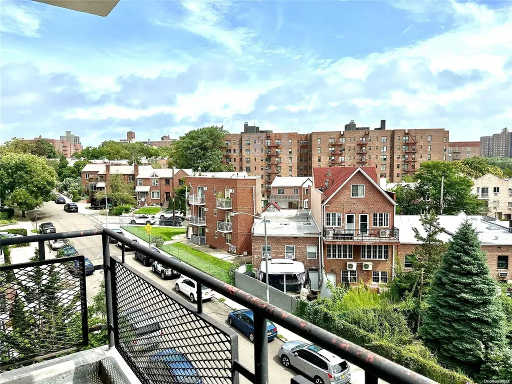 67-50 Thornton Place Forest Hills NY 11375
