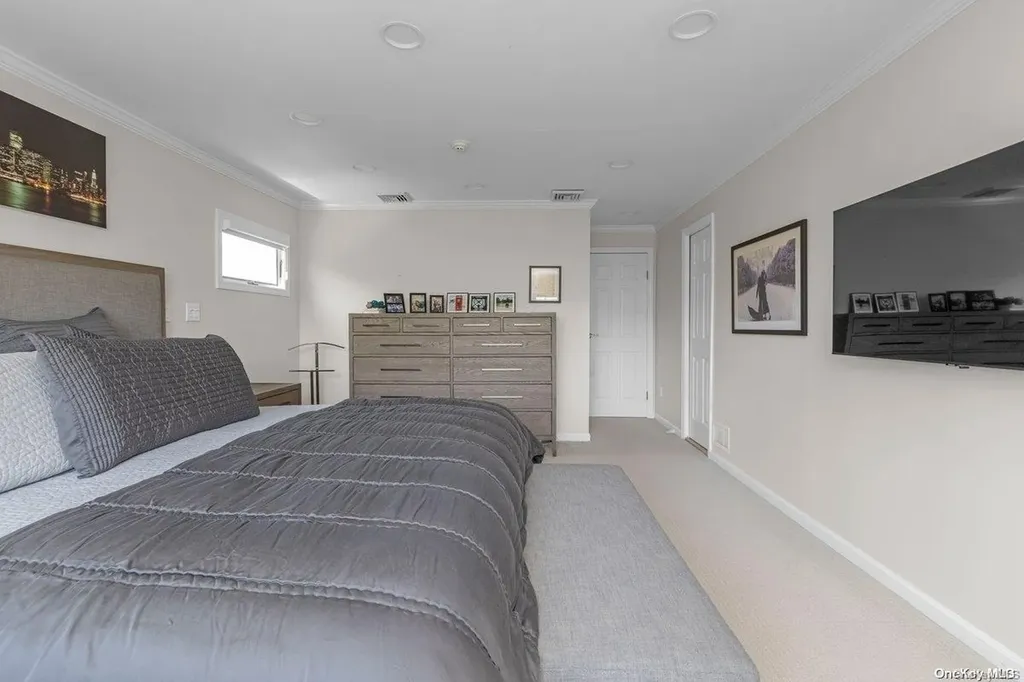 3054 Lonni Lane Merrick NY 11566