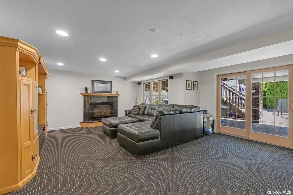 3054 Lonni Lane Merrick NY 11566