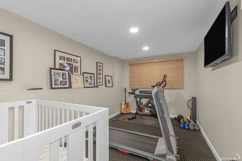 3054 Lonni Lane Merrick NY 11566