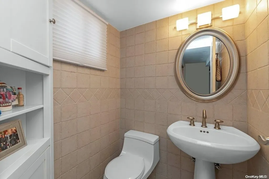 3054 Lonni Lane Merrick NY 11566