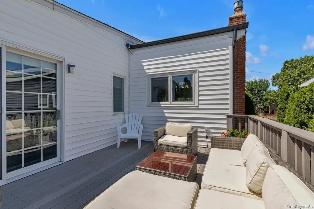 3054 Lonni Lane Merrick NY 11566