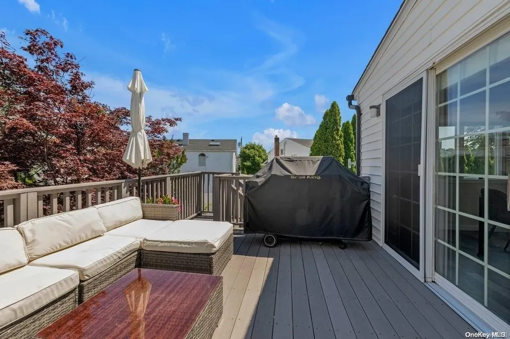 3054 Lonni Lane Merrick NY 11566