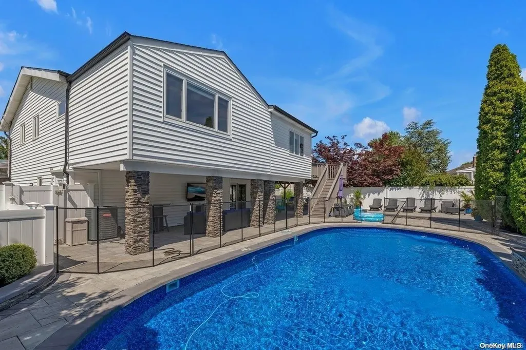 3054 Lonni Lane Merrick NY 11566