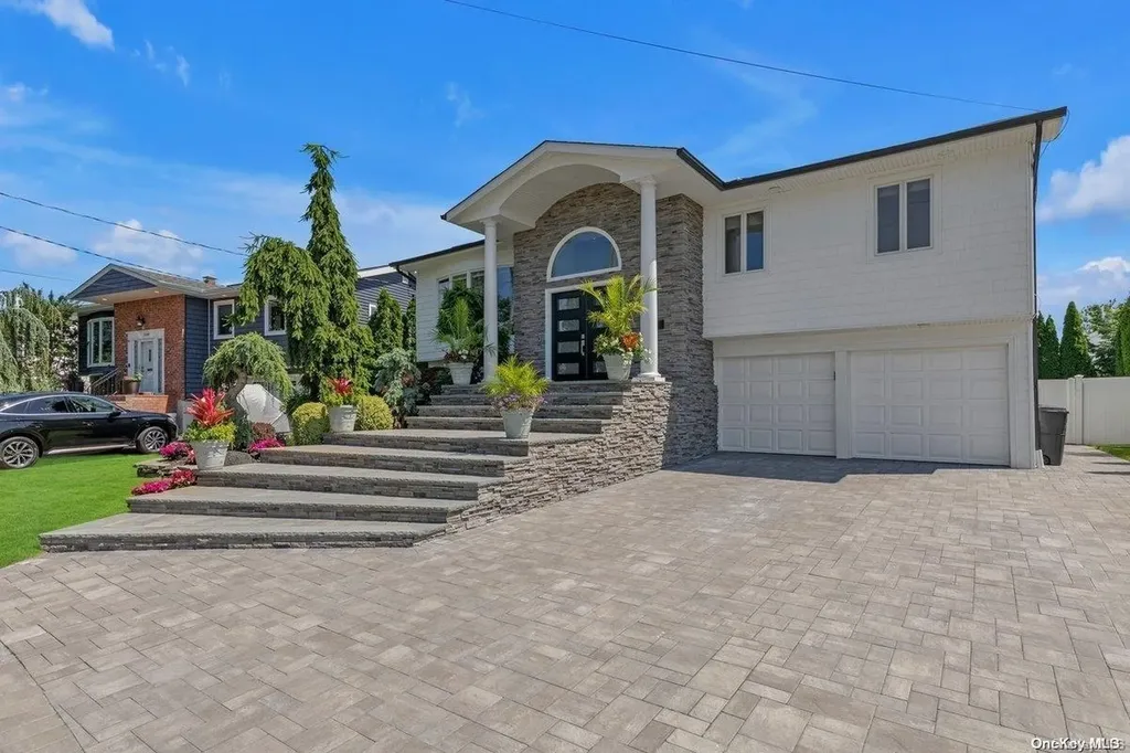 3054 Lonni Lane Merrick NY 11566