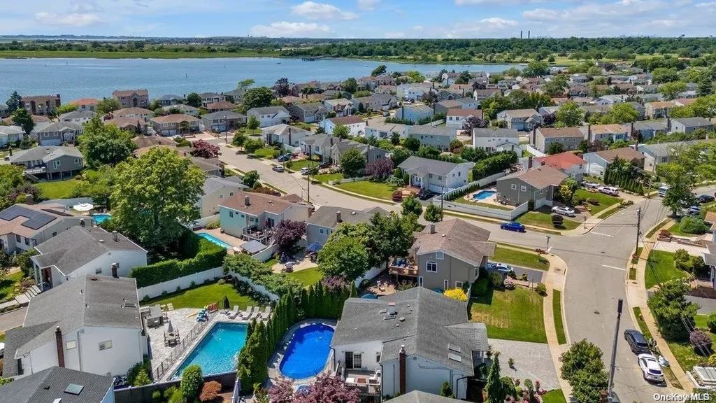 3054 Lonni Lane Merrick NY 11566