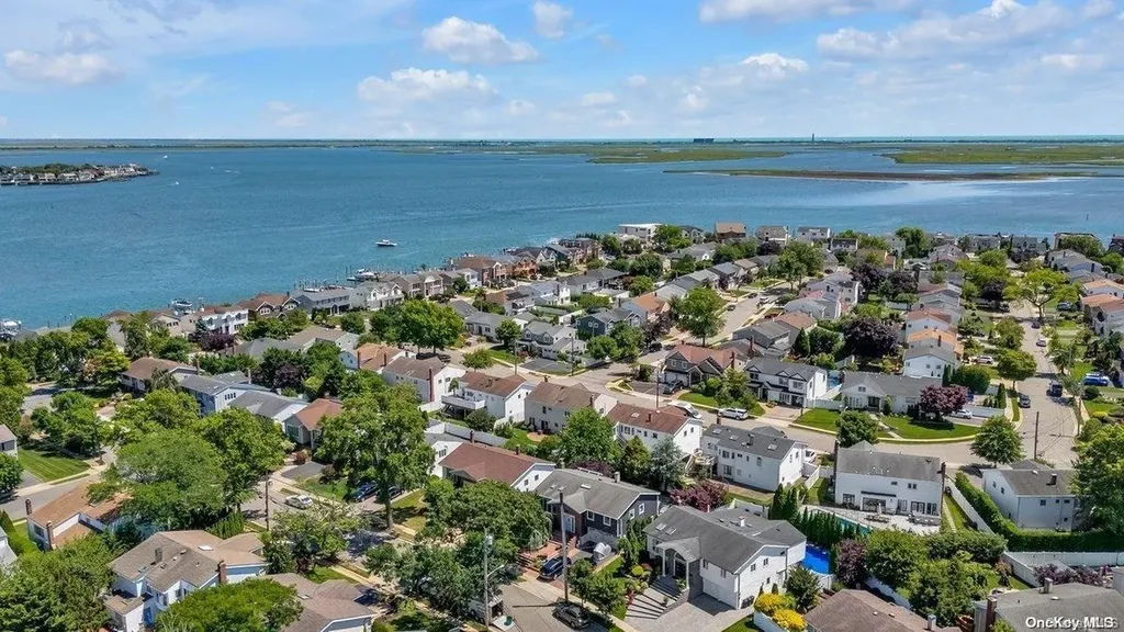 3054 Lonni Lane Merrick NY 11566