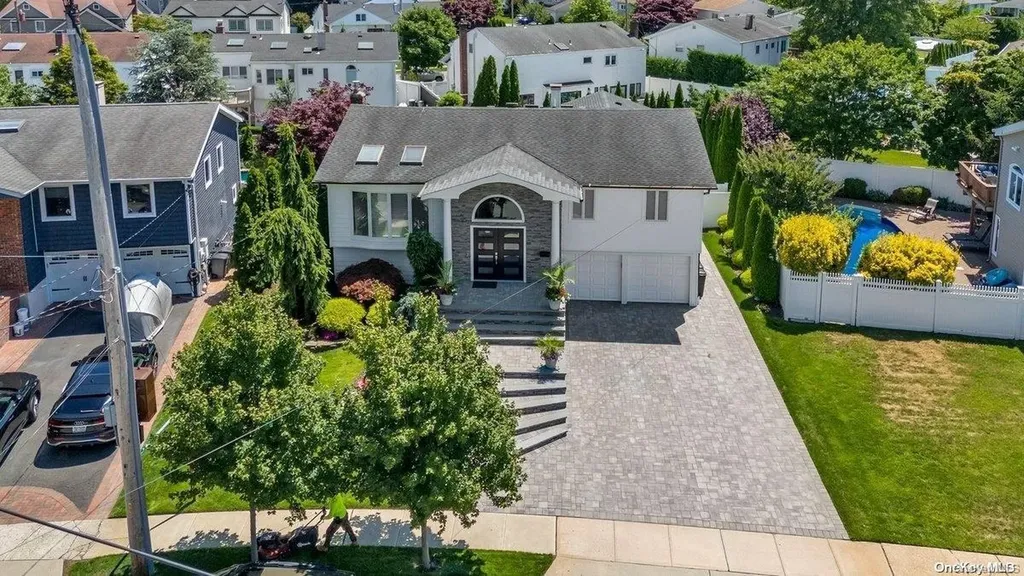3054 Lonni Lane Merrick NY 11566