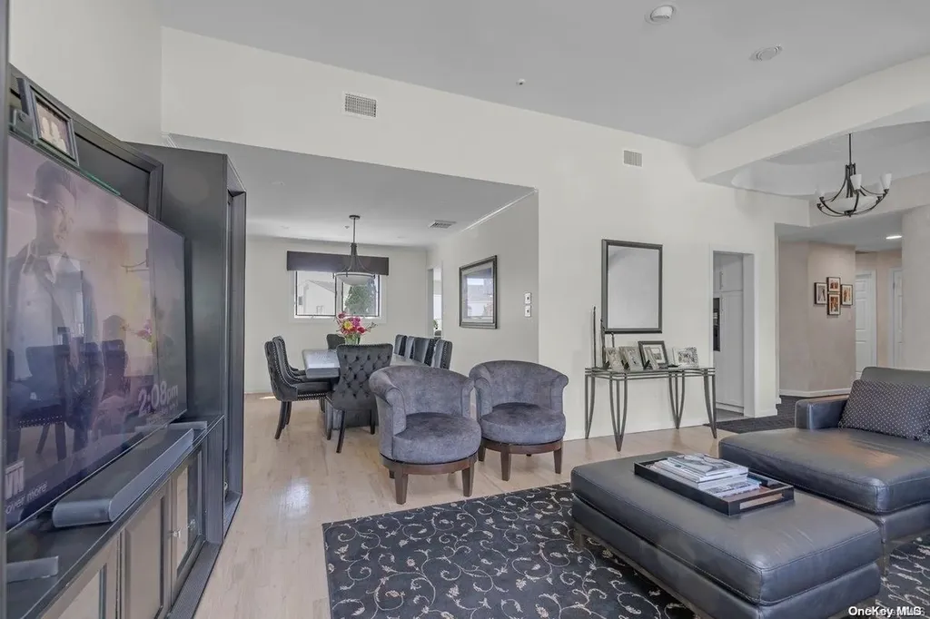 3054 Lonni Lane Merrick NY 11566
