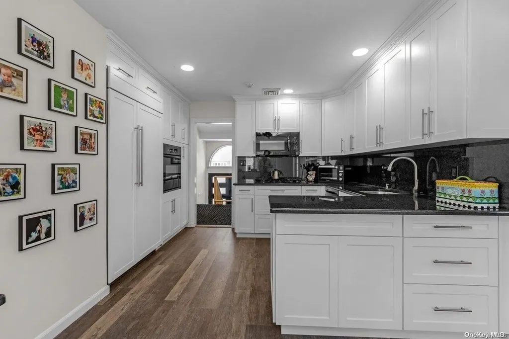 3054 Lonni Lane Merrick NY 11566