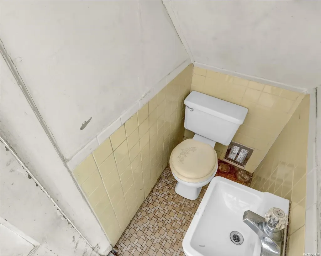 435 E 51st Street Brooklyn NY 11203