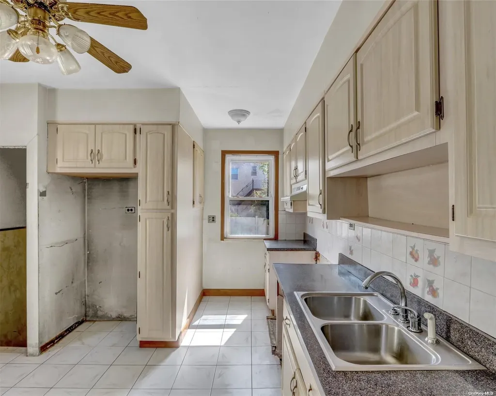435 E 51st Street Brooklyn NY 11203