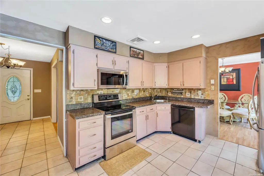 5 Debra Drive Nesconset NY 11767