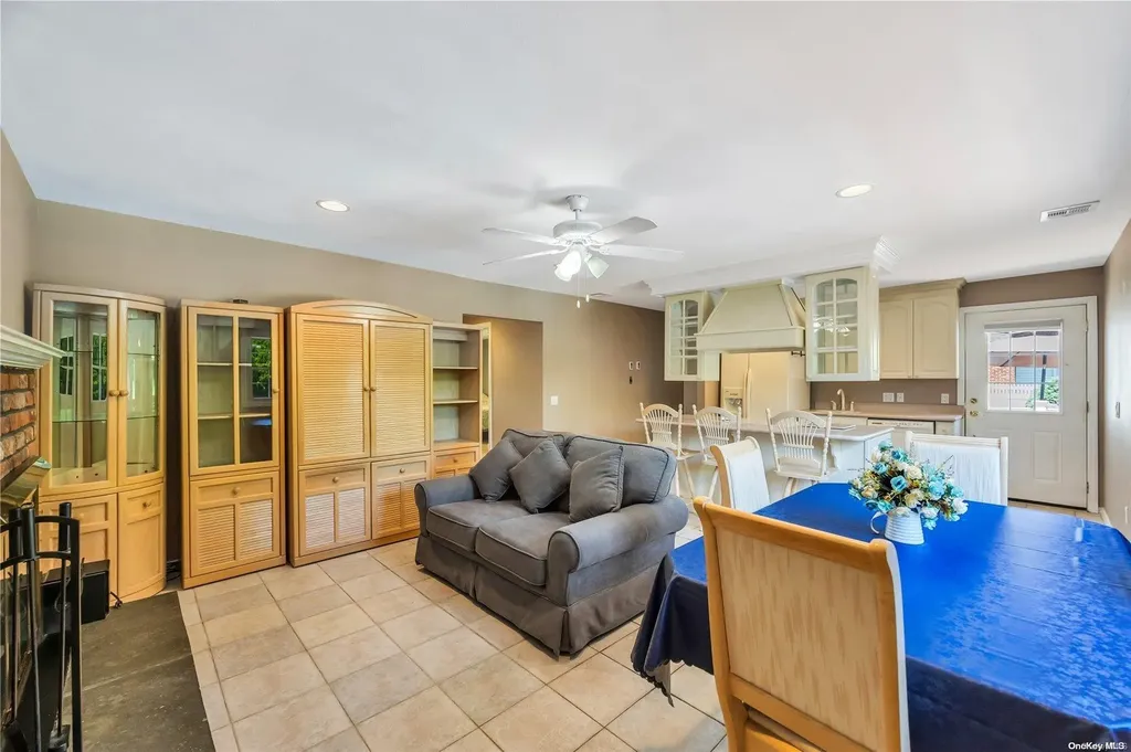 5 Debra Drive Nesconset NY 11767
