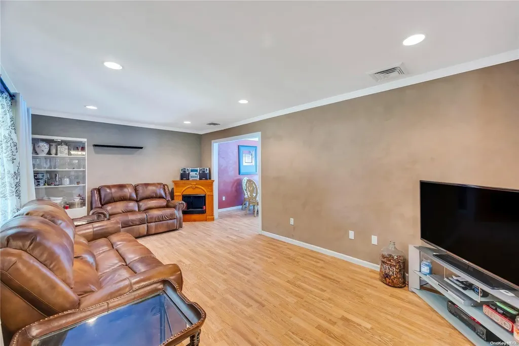 5 Debra Drive Nesconset NY 11767