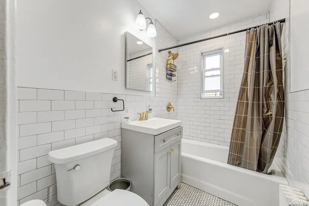 3242 Layton Avenue Bronx NY 10465
