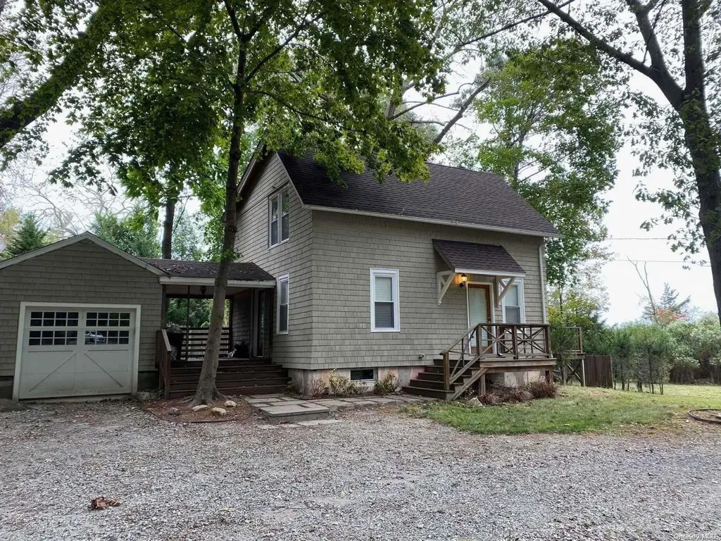 103 Old Field Road Setauket NY 11733