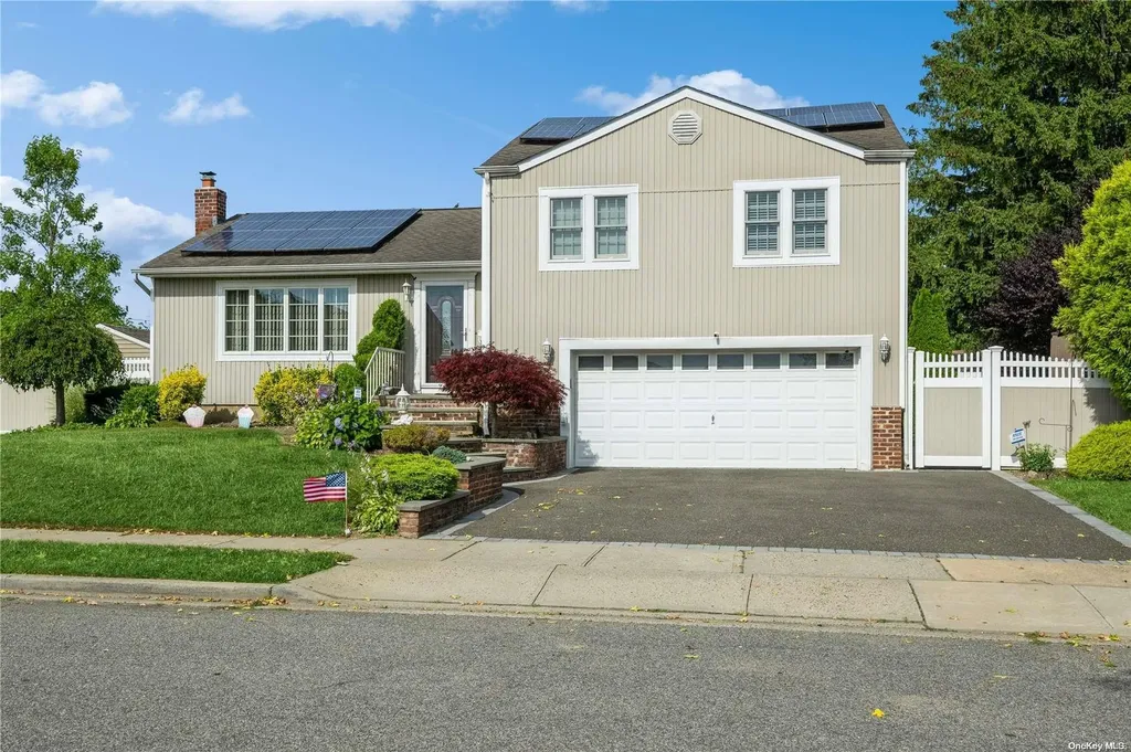 36 Cranberry Lane Plainview NY 11803