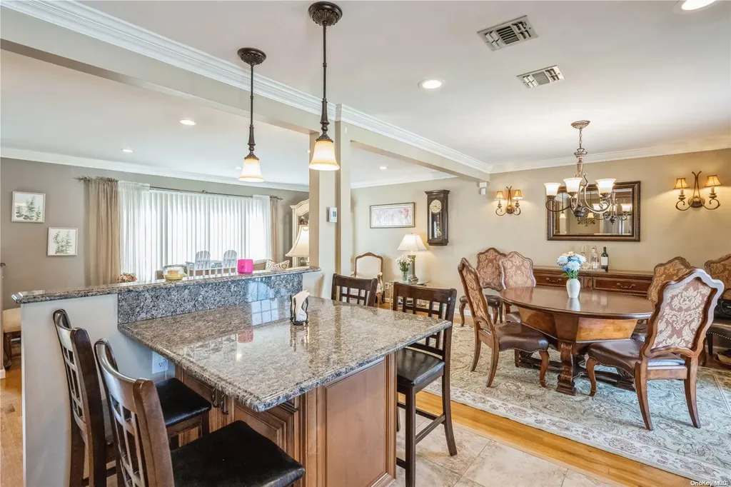 36 Cranberry Lane Plainview NY 11803