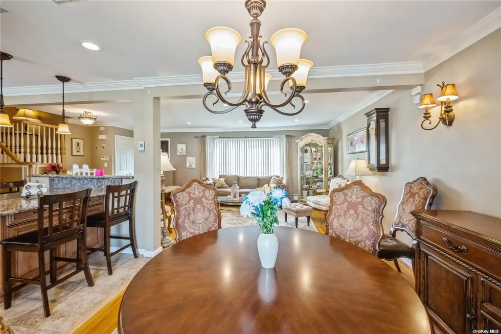 36 Cranberry Lane Plainview NY 11803