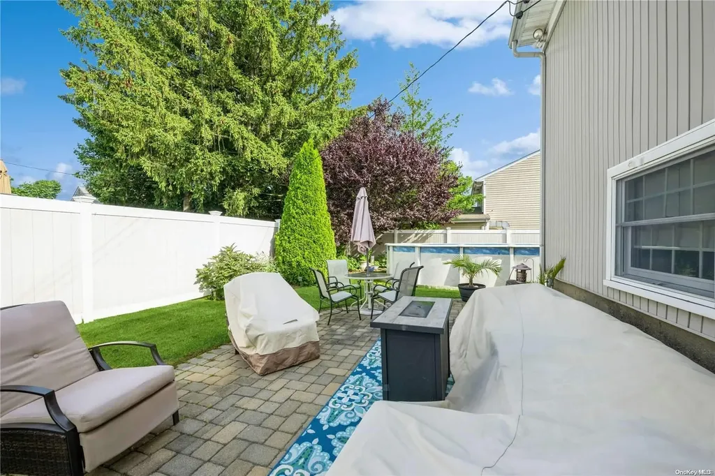 36 Cranberry Lane Plainview NY 11803