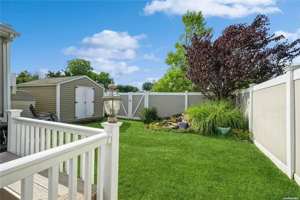 36 Cranberry Lane Plainview NY 11803