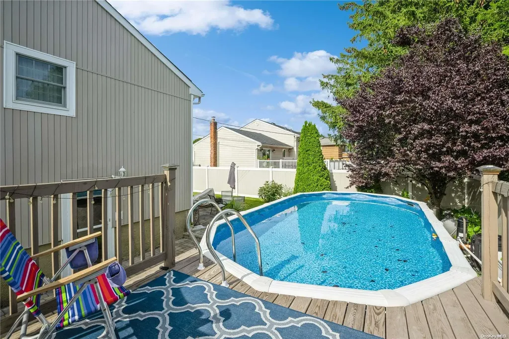 36 Cranberry Lane Plainview NY 11803