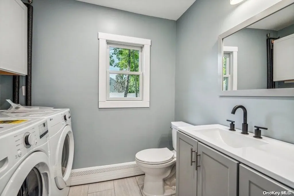 68 Van Bomel Boulevard Oakdale NY 11769