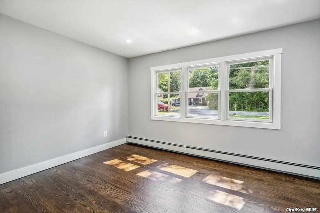 68 Van Bomel Boulevard Oakdale NY 11769