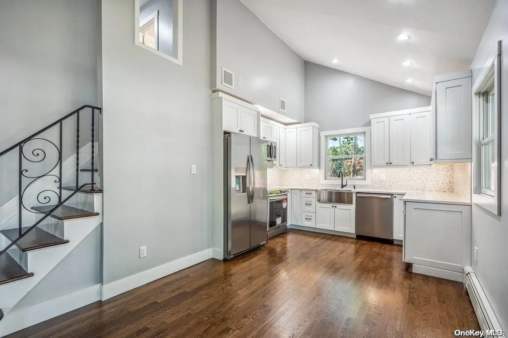 68 Van Bomel Boulevard Oakdale NY 11769