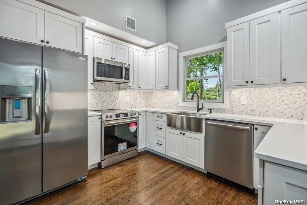 68 Van Bomel Boulevard Oakdale NY 11769