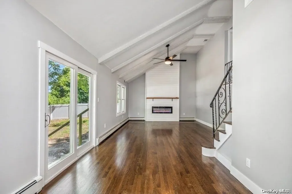 68 Van Bomel Boulevard Oakdale NY 11769