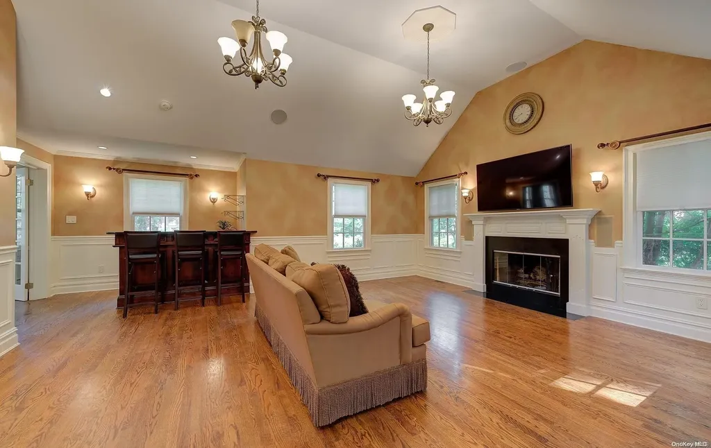 246 Park Avenue Manhasset NY 11030