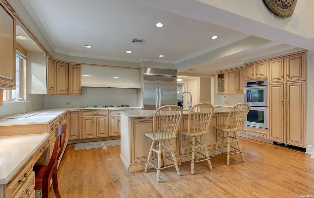 246 Park Avenue Manhasset NY 11030