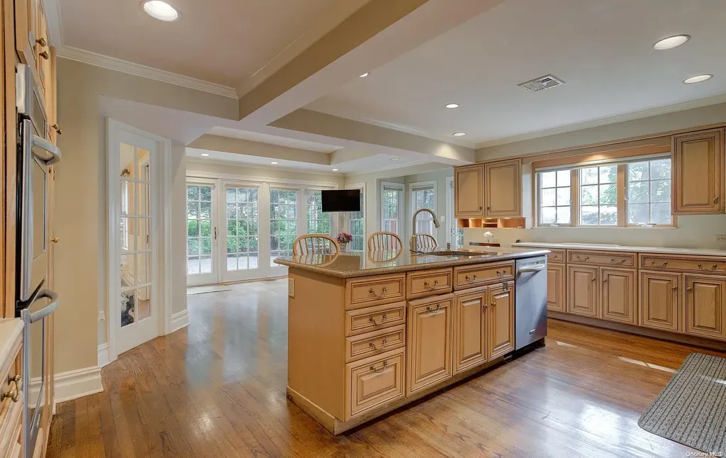 246 Park Avenue Manhasset NY 11030