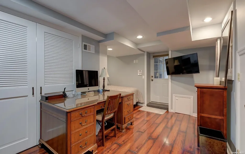 246 Park Avenue Manhasset NY 11030