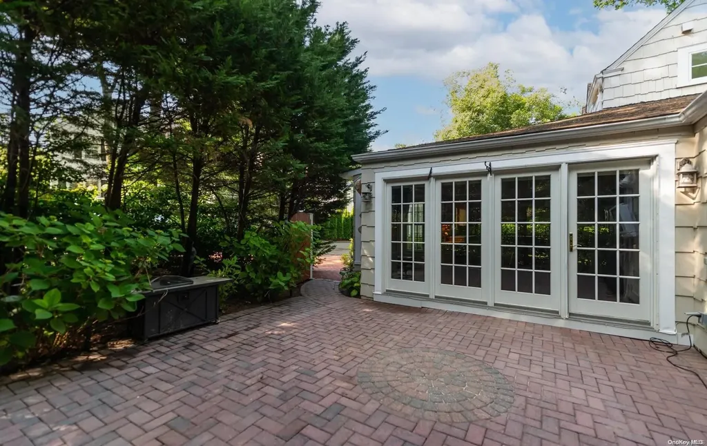 246 Park Avenue Manhasset NY 11030