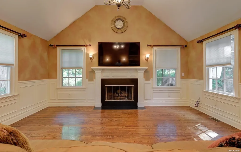 246 Park Avenue Manhasset NY 11030