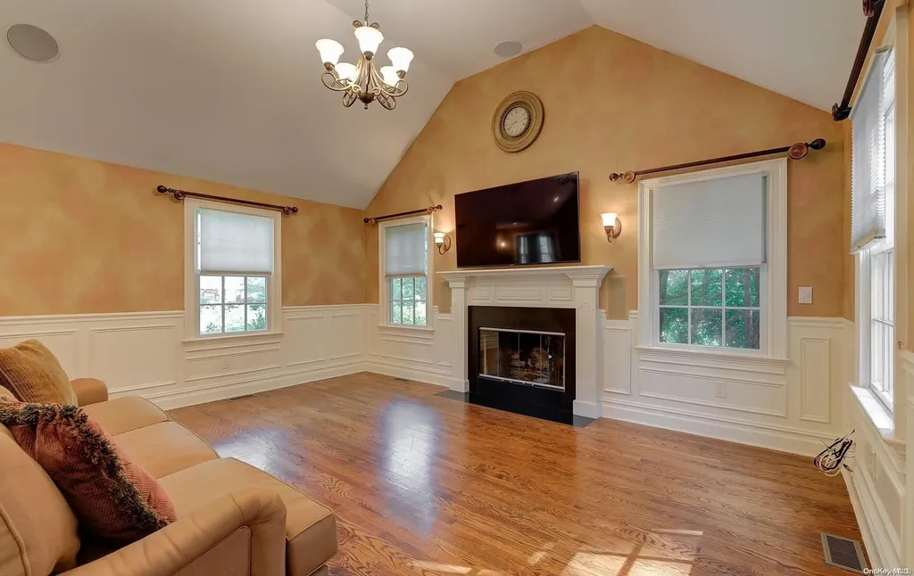 246 Park Avenue Manhasset NY 11030