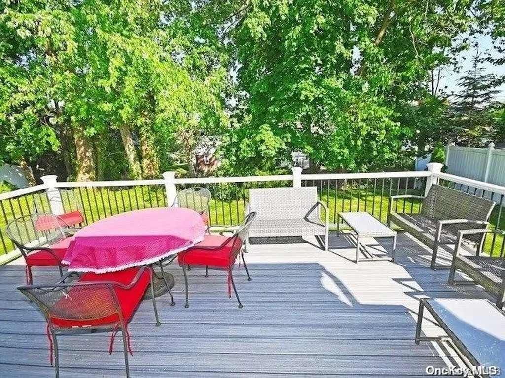 10 John Drive Old Bethpage NY 11804