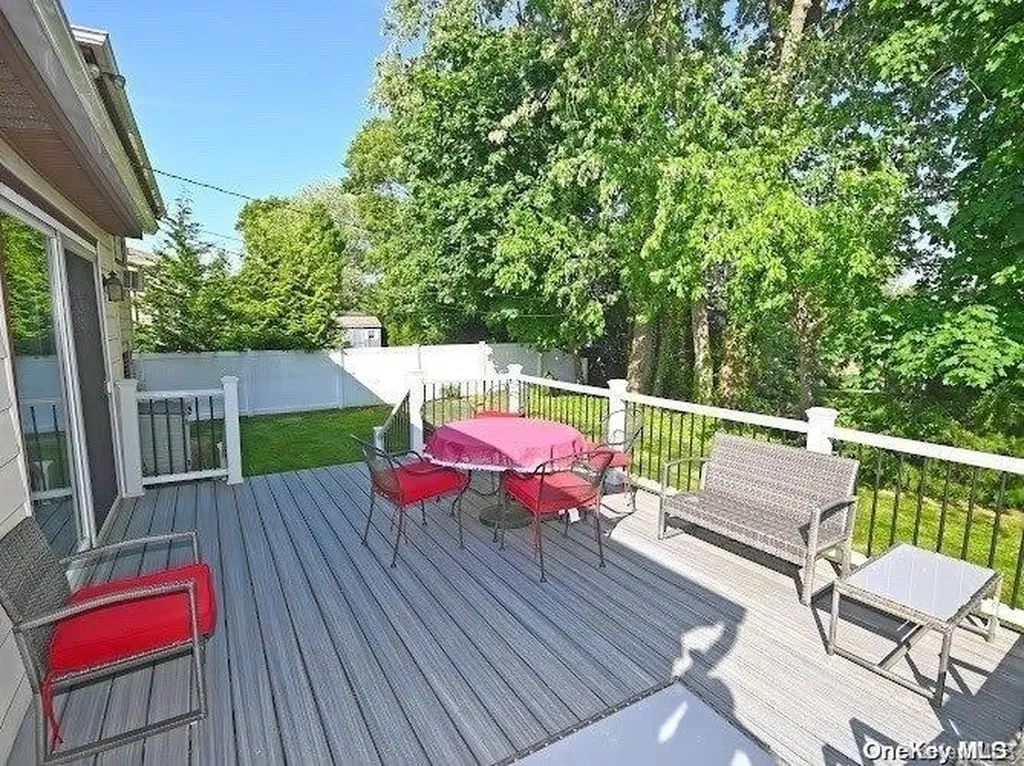 10 John Drive Old Bethpage NY 11804