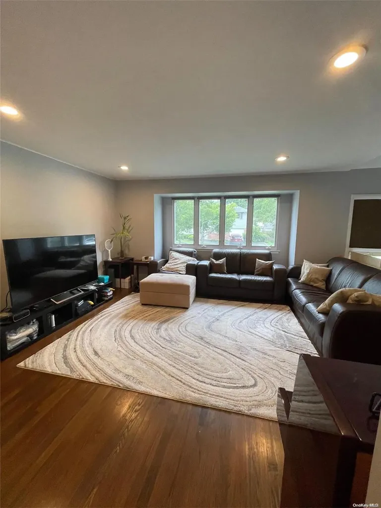 10 John Drive Old Bethpage NY 11804